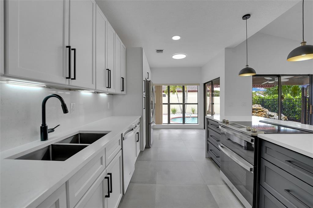 7850 Villa Nova Drive
