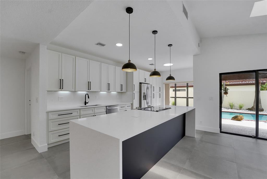 7850 Villa Nova Drive