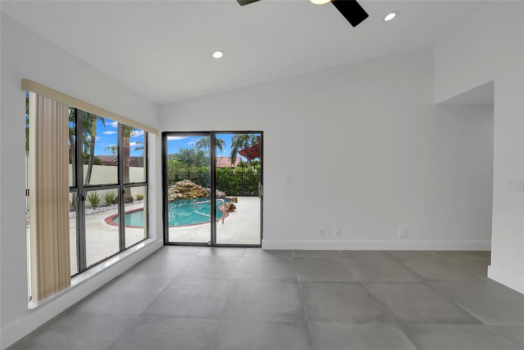 7850 Villa Nova Drive