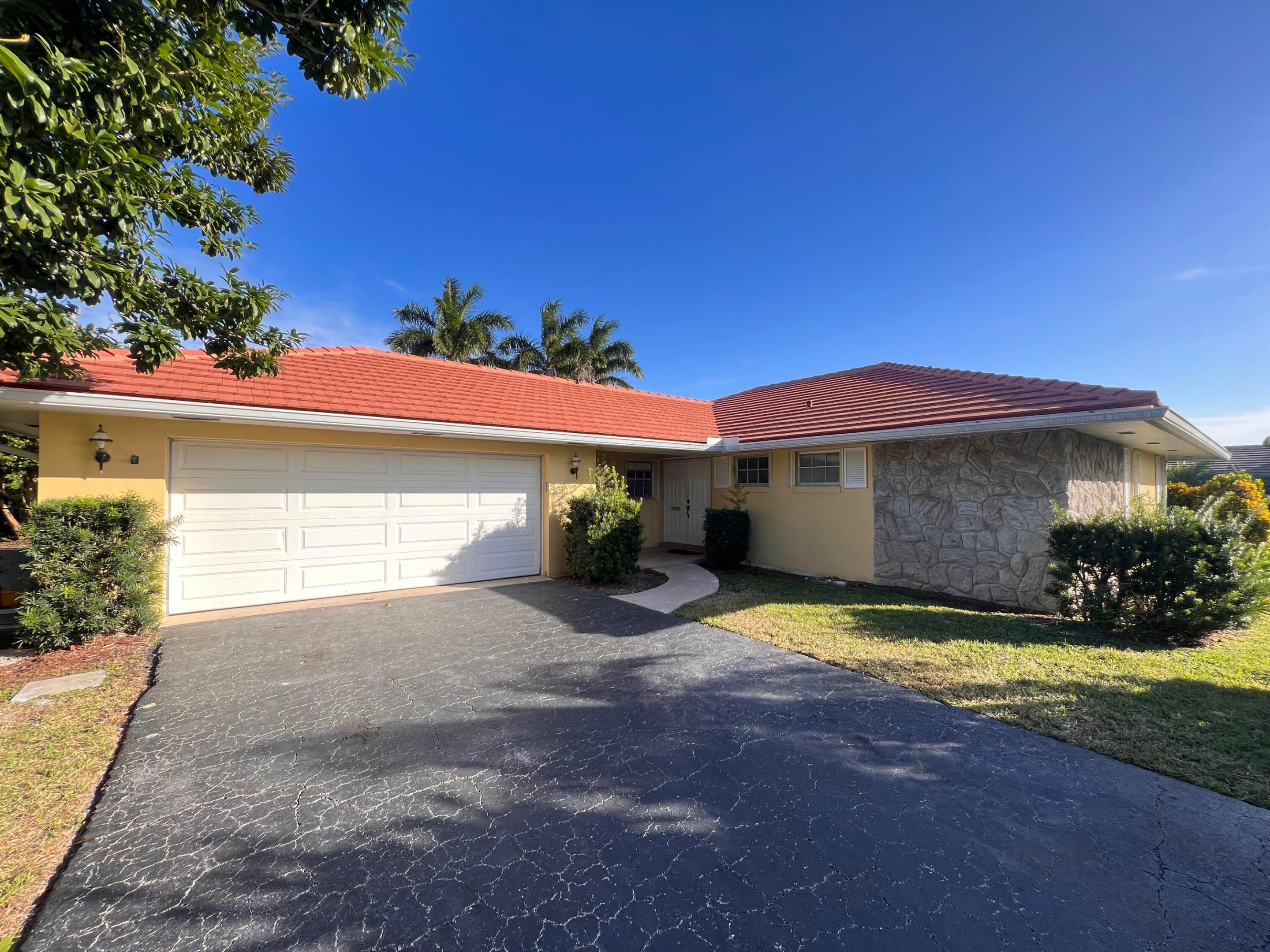 216 Gleneagles Drive