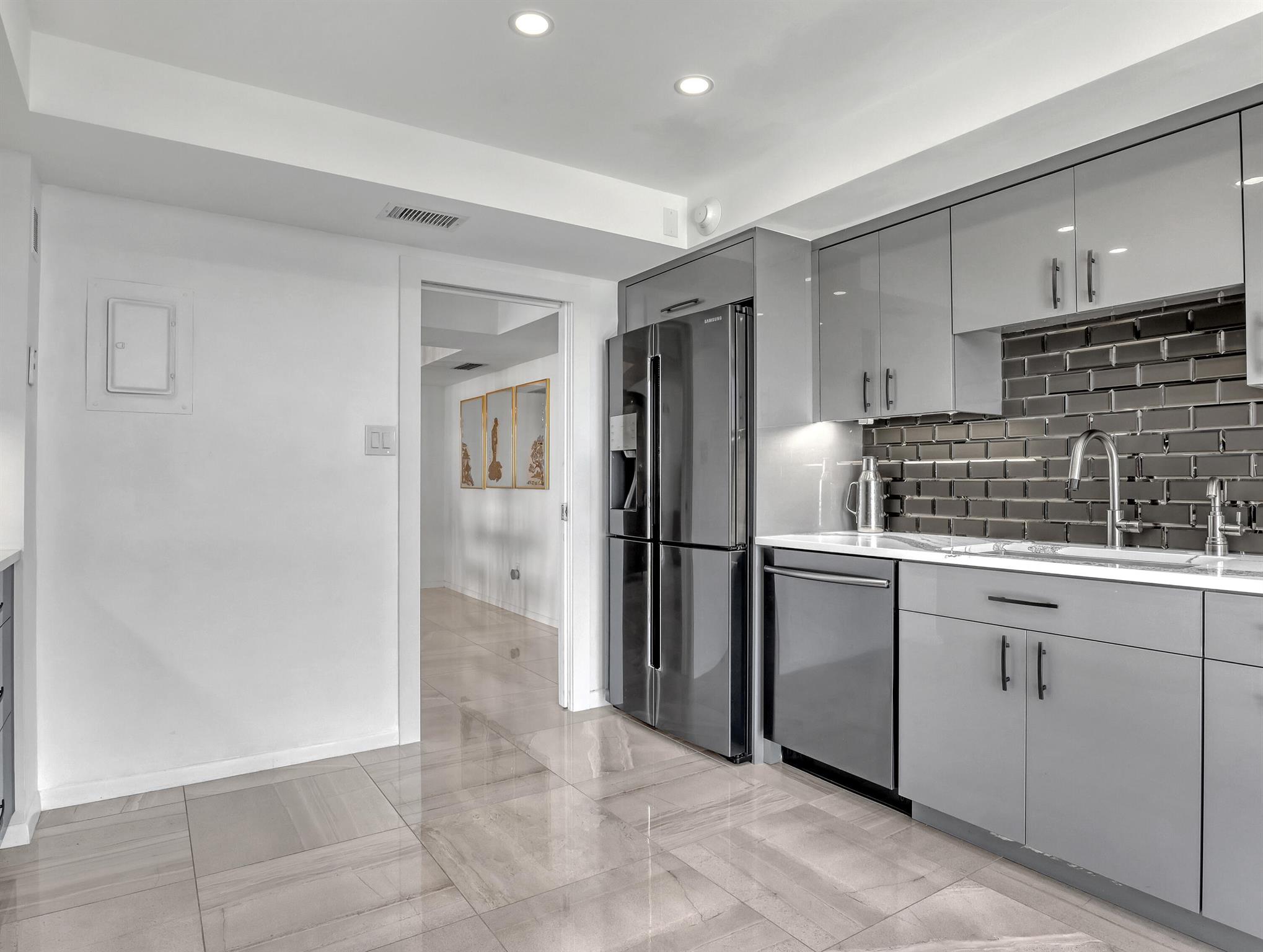 5380 N Ocean Drive 5g