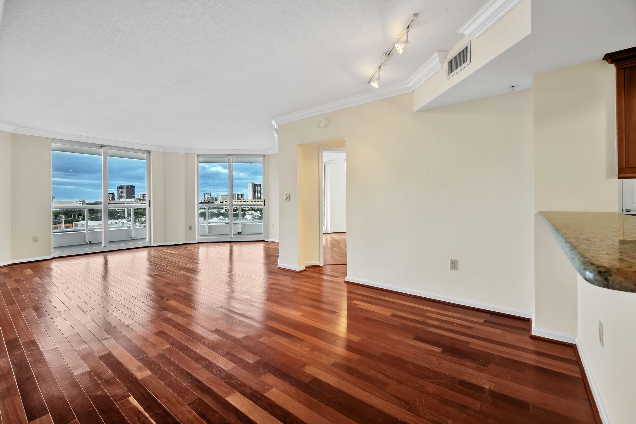 401 SW 4th Avenue 707