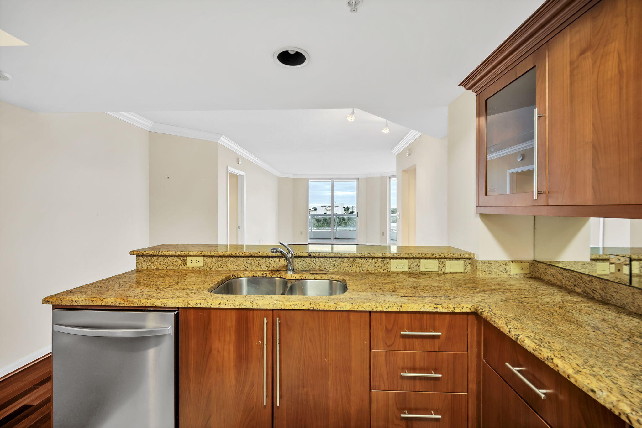 401 SW 4th Avenue 707