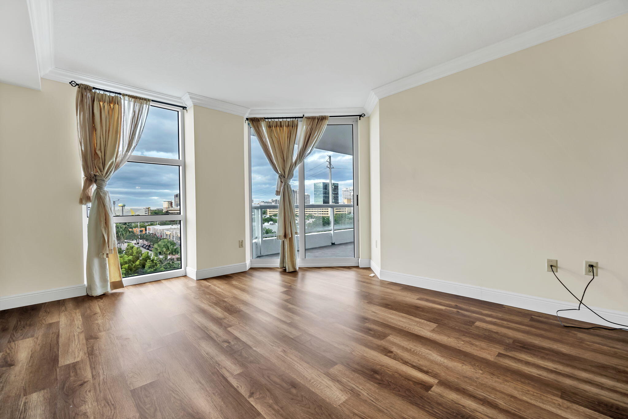 401 SW 4th Avenue 707