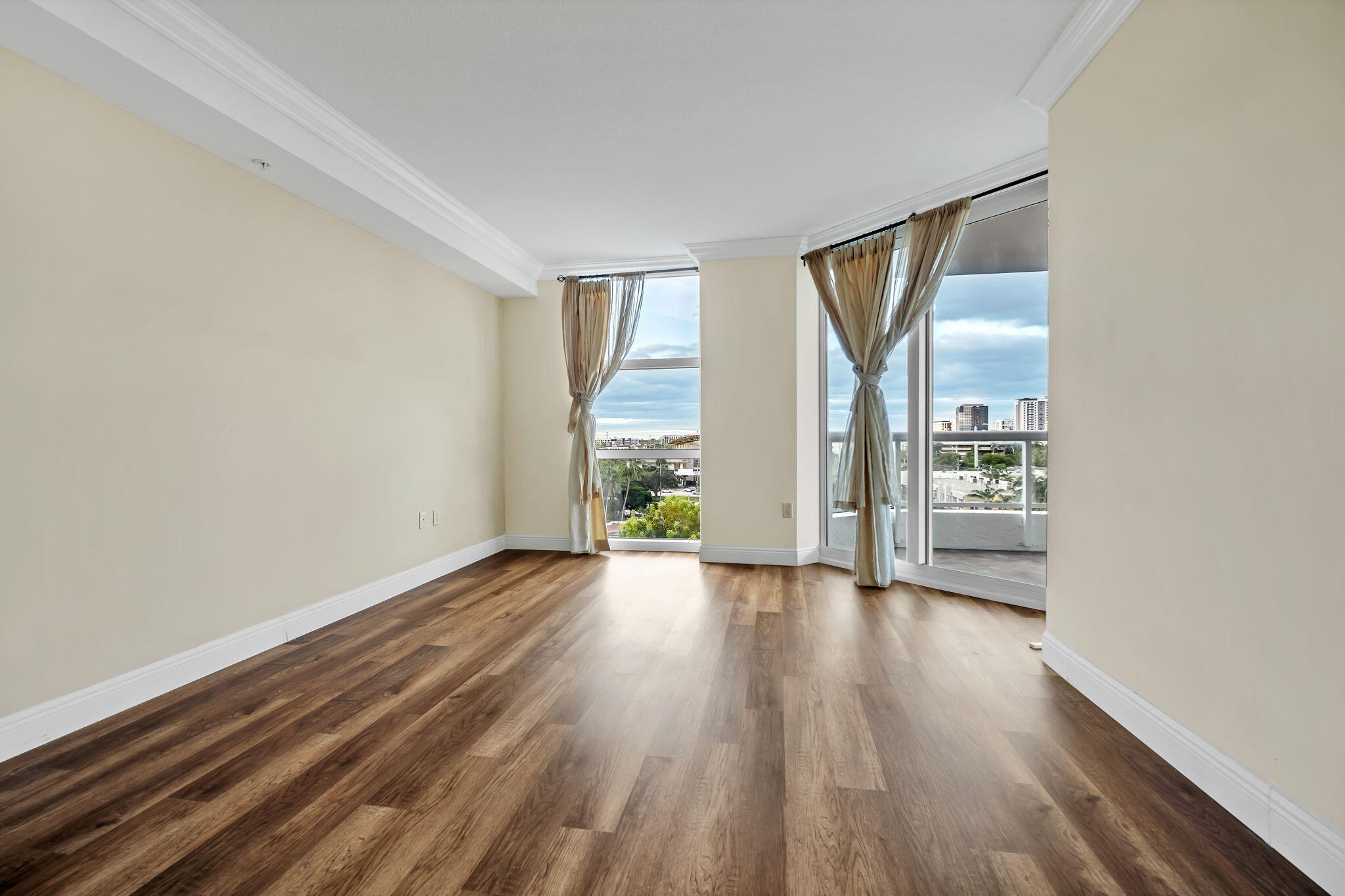 401 SW 4th Avenue 707