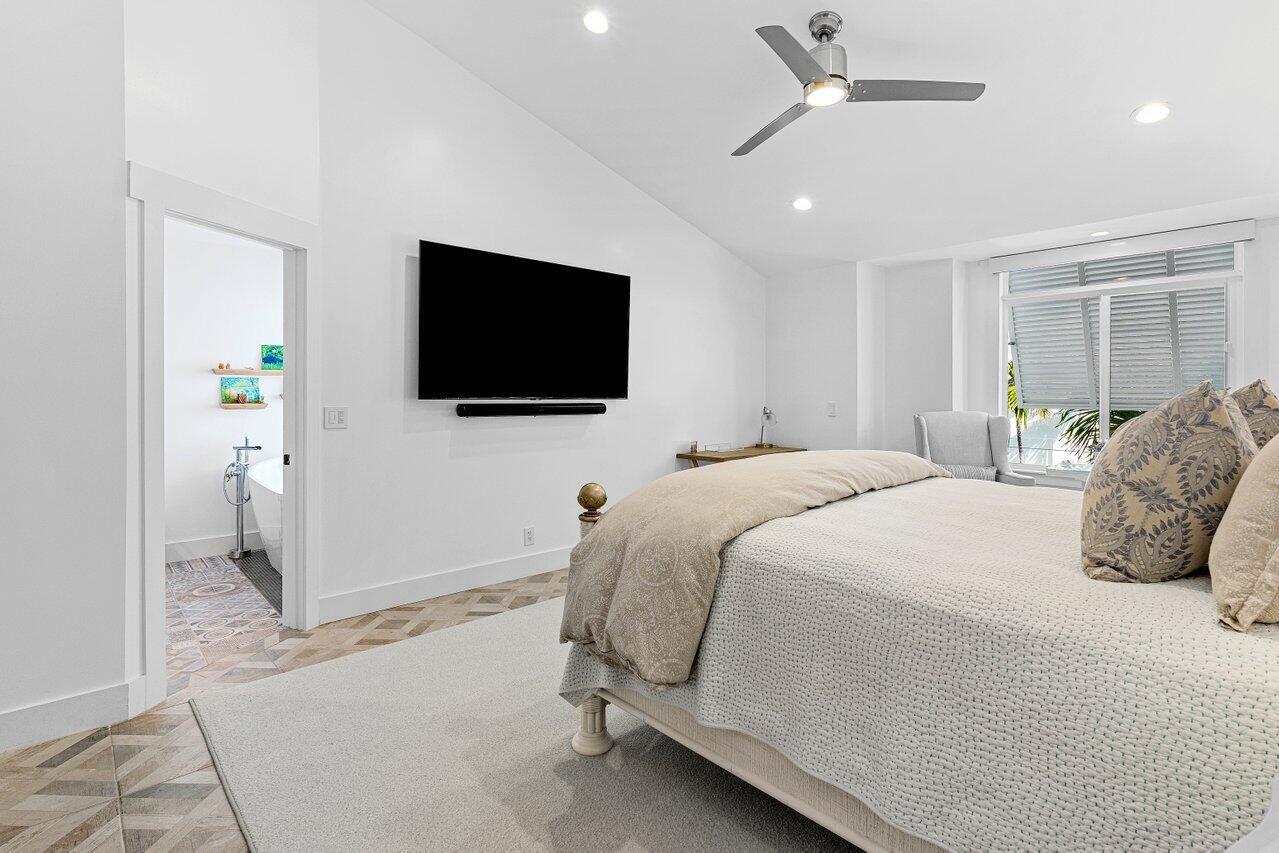 2115 S Ocean Boulevard 3