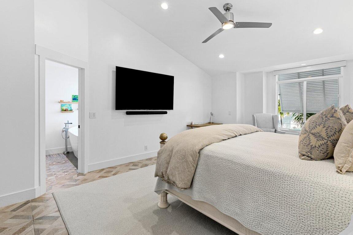 2115 S Ocean Boulevard 3