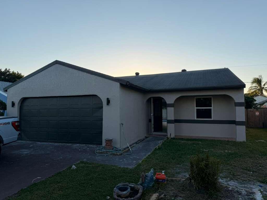 5866 SE Mitzi Lane