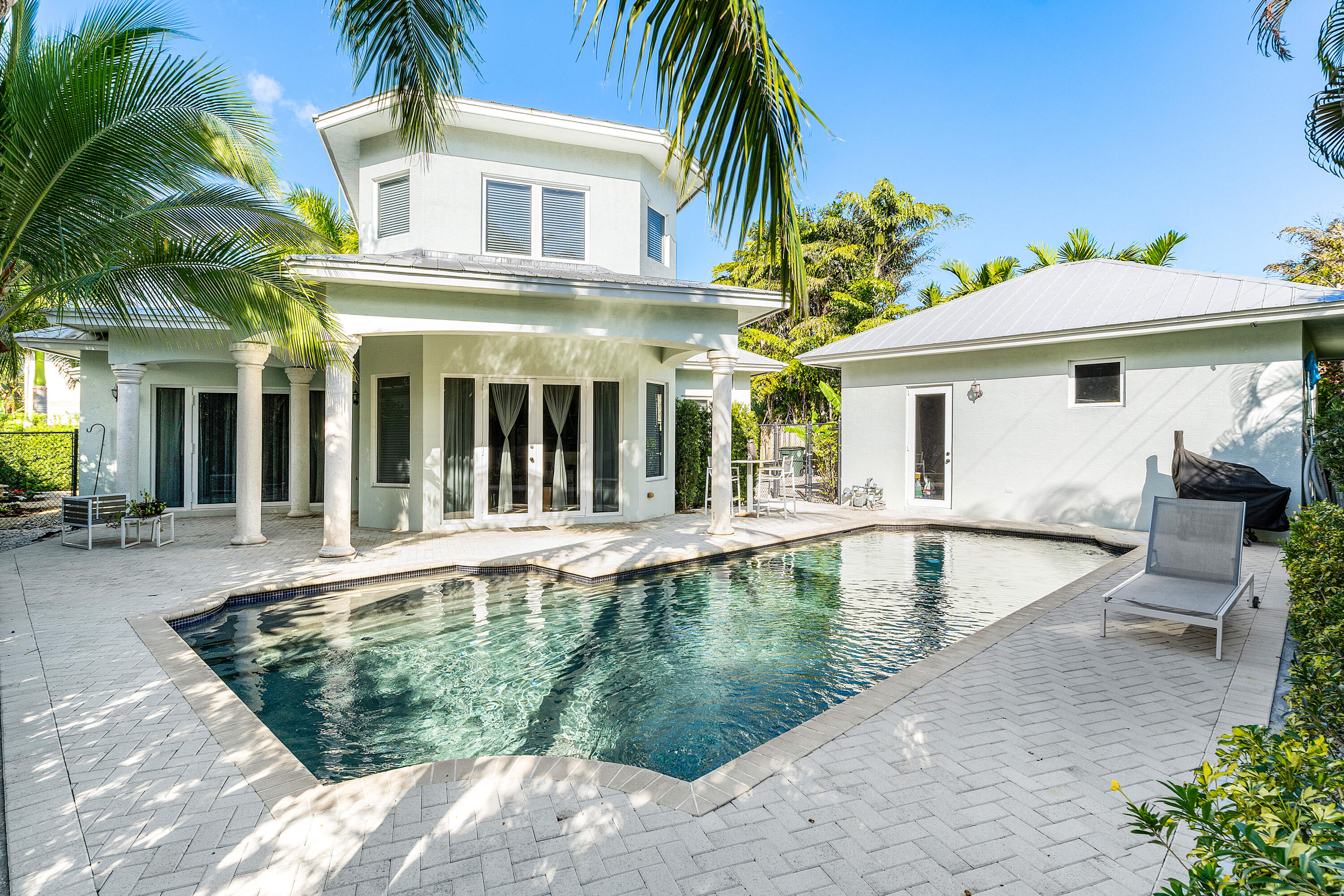 1500 NE 4th Court