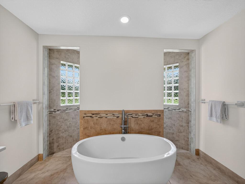 17593 Winterhawk Trail