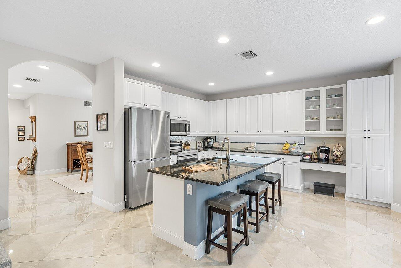 4835 N Classical Boulevard