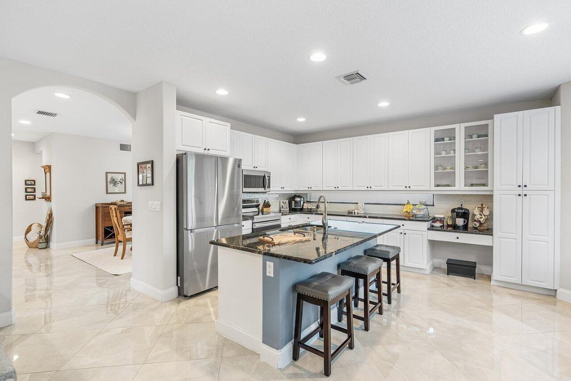 4835 N Classical Boulevard