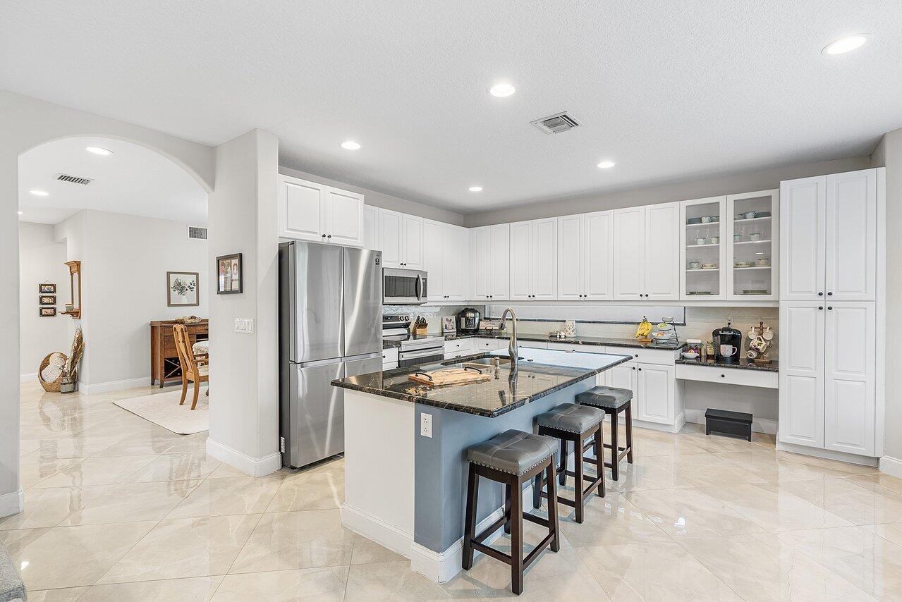 4835 N Classical Boulevard