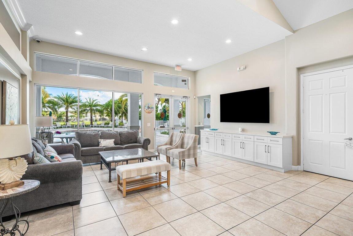 4835 N Classical Boulevard