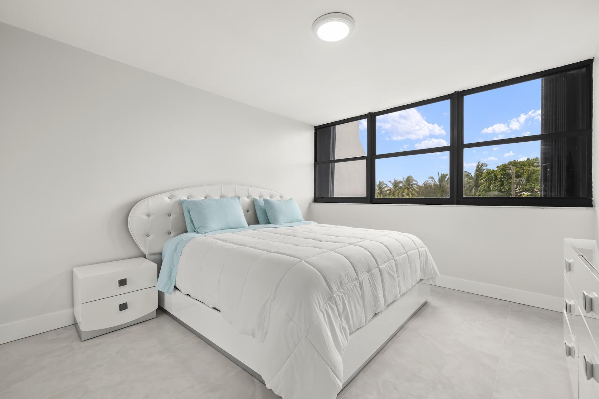 5600 N Flagler Drive 207