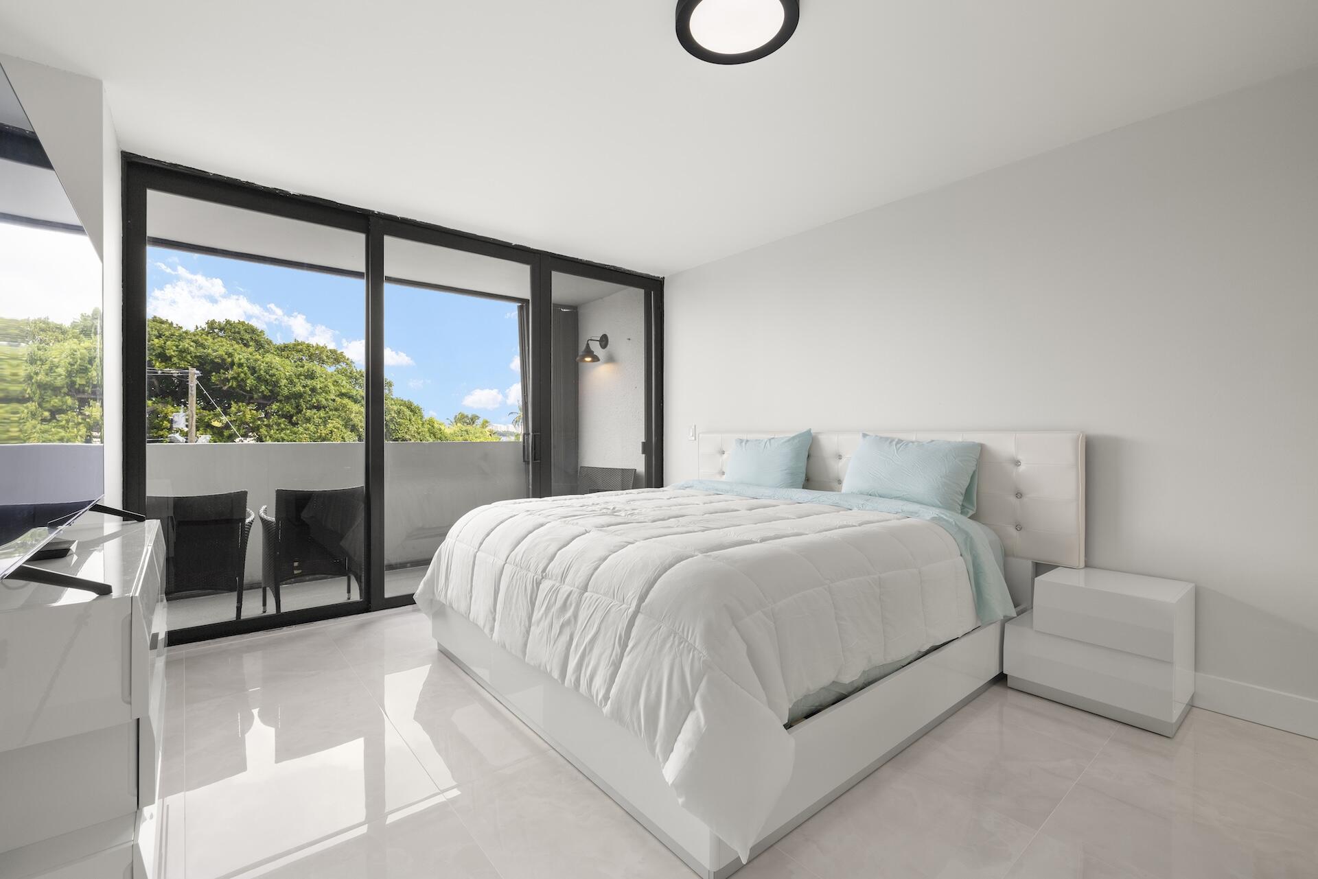 5600 N Flagler Drive 207