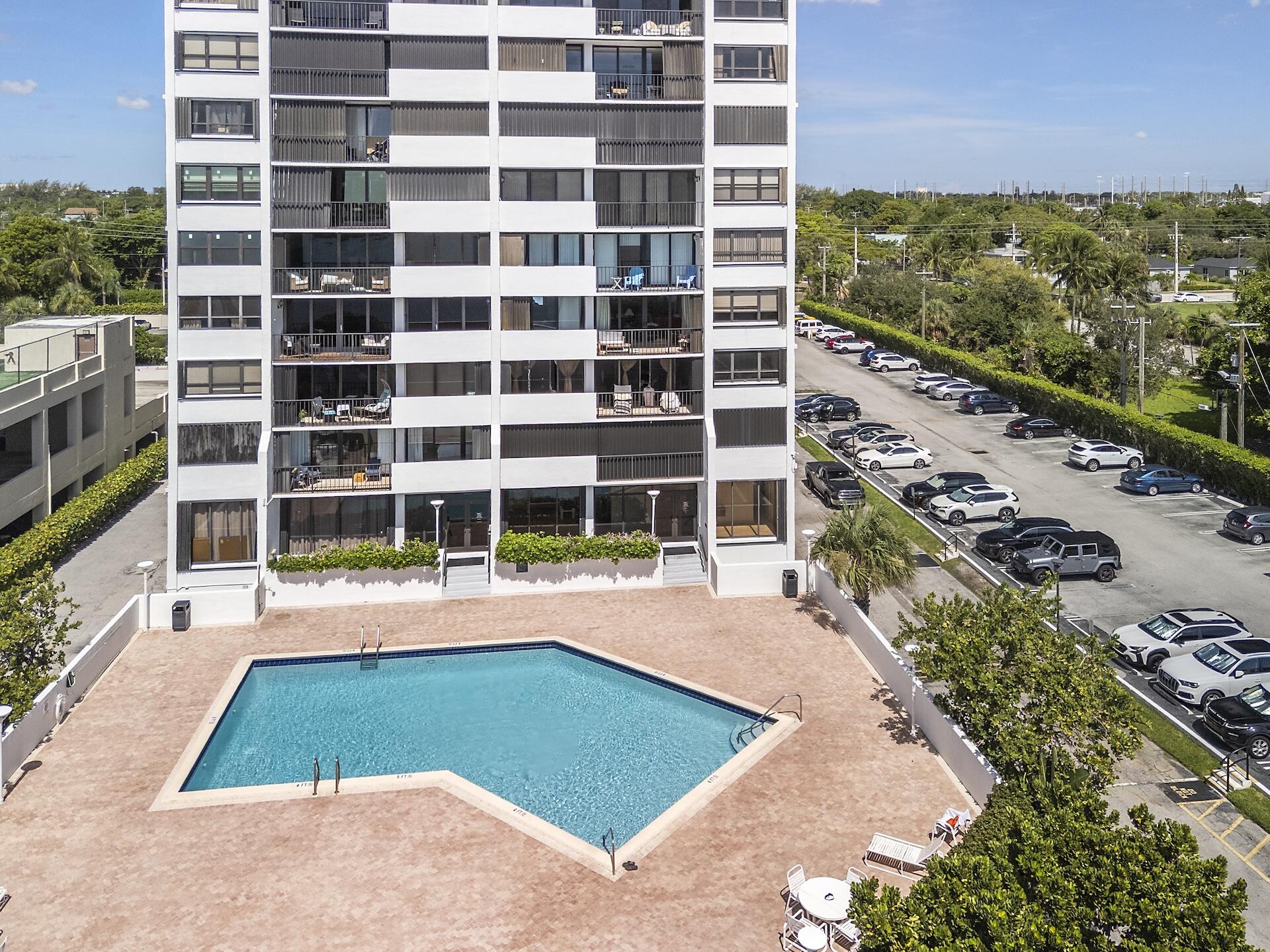 5600 N Flagler Drive 207