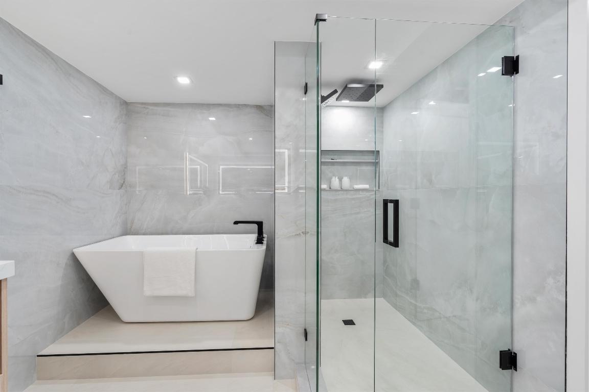 250 S. Ocean Blvd. 3e & 3f