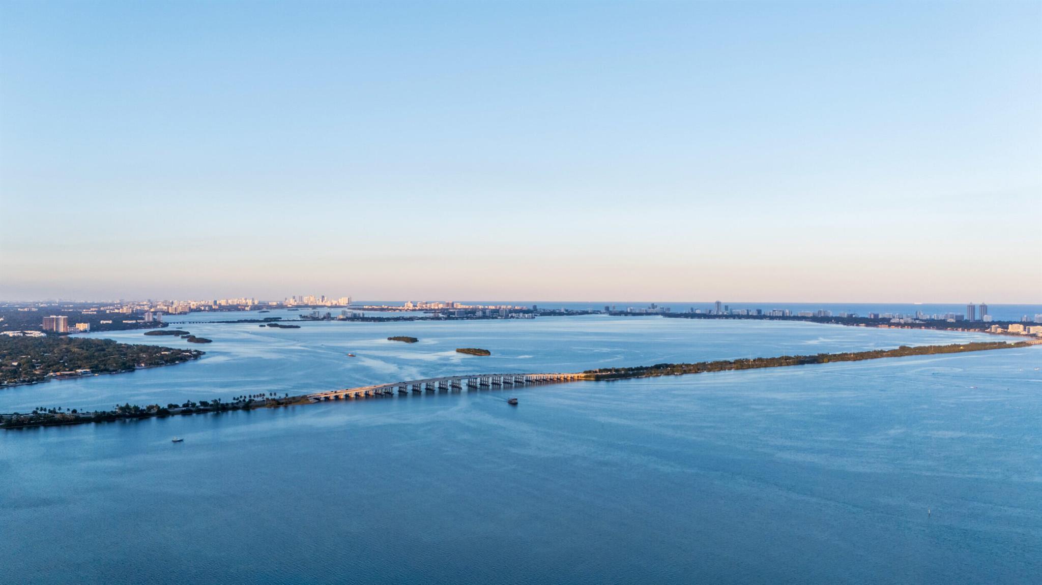 700 NE 24th Street Ph-6003