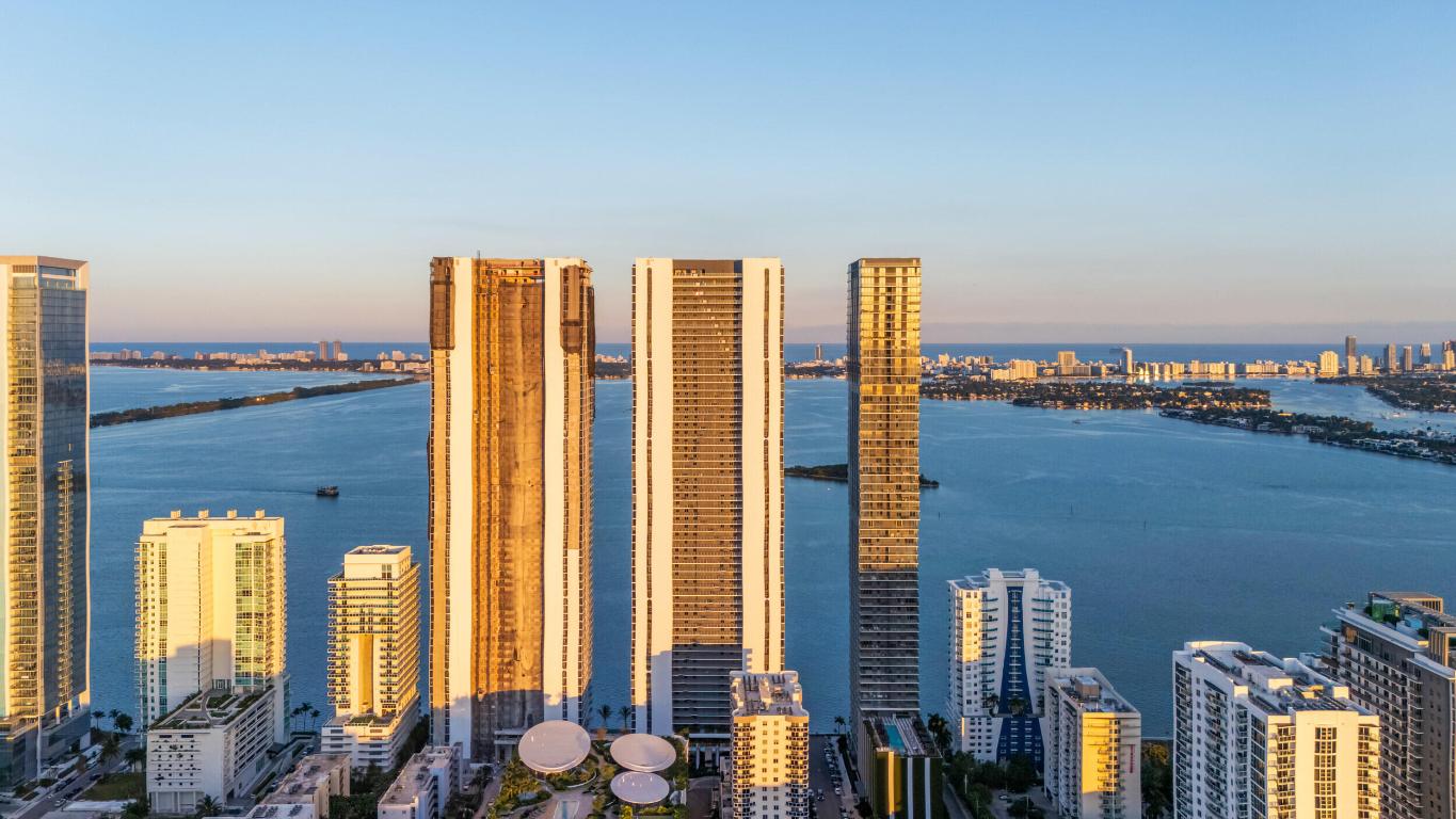 700 NE 24th Street Ph-6003