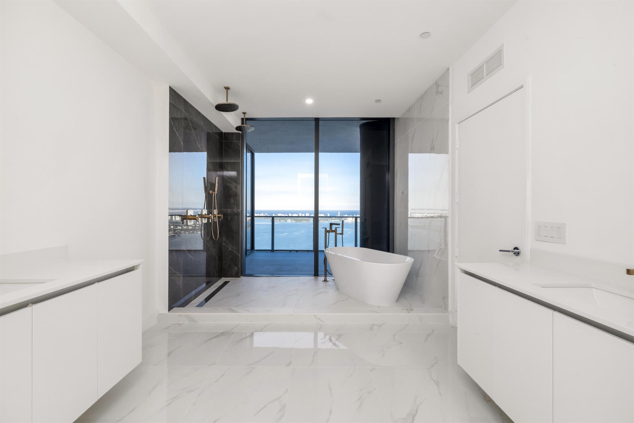 700 NE 24th Street Ph-6003