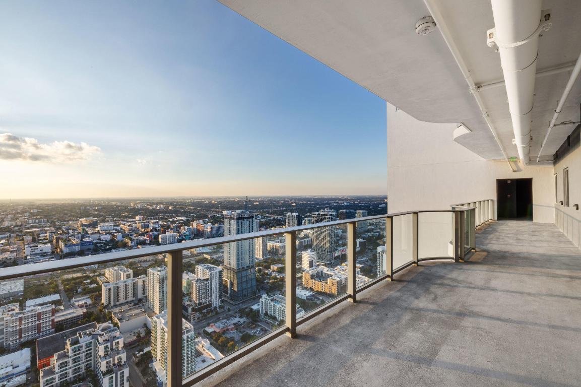 700 NE 24th Street Ph-6003