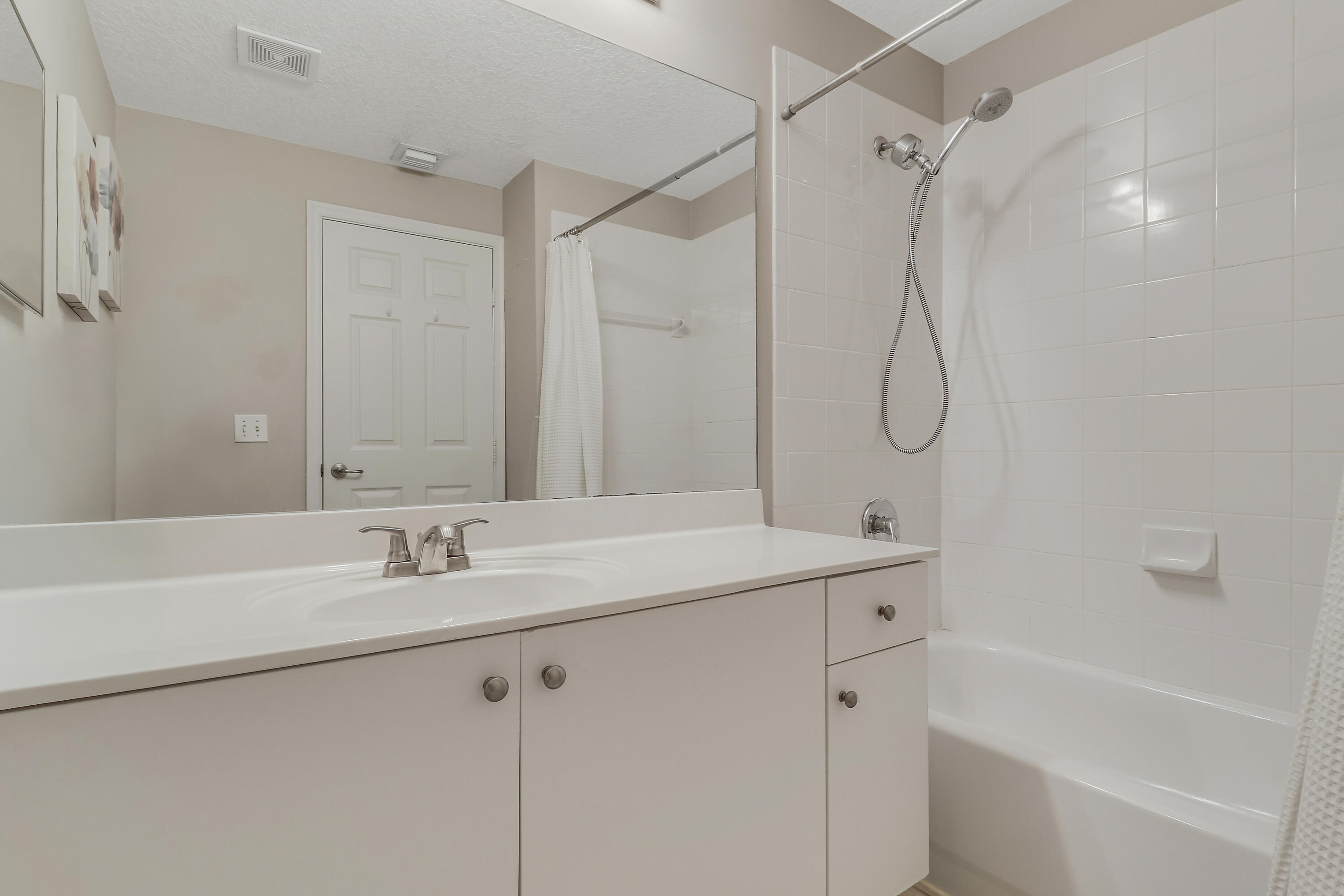 1152 University Boulevard 22