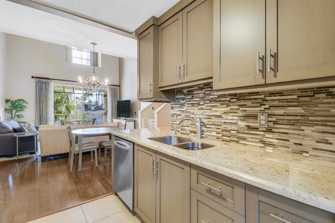 1152 University Boulevard 22