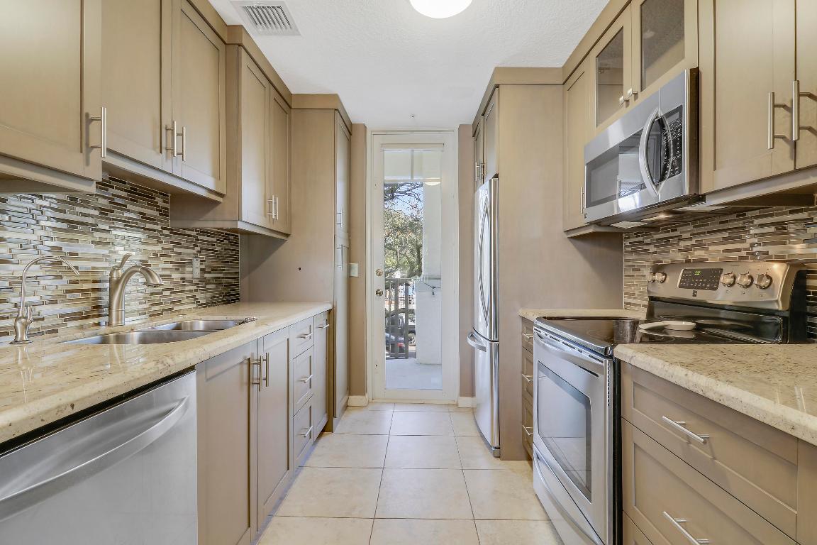 1152 University Boulevard 22