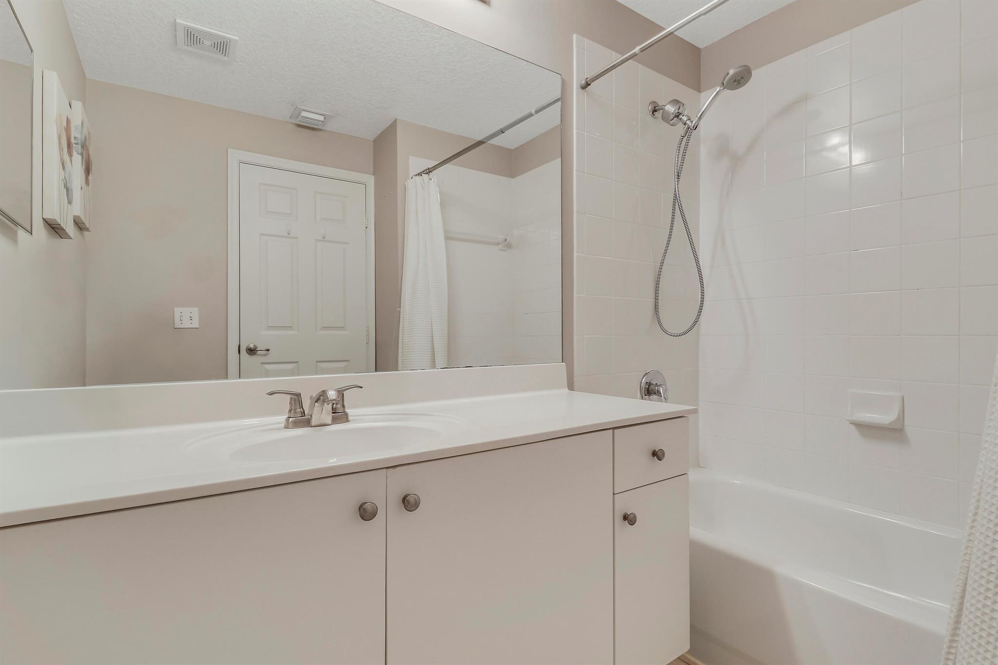 1152 University Boulevard 22