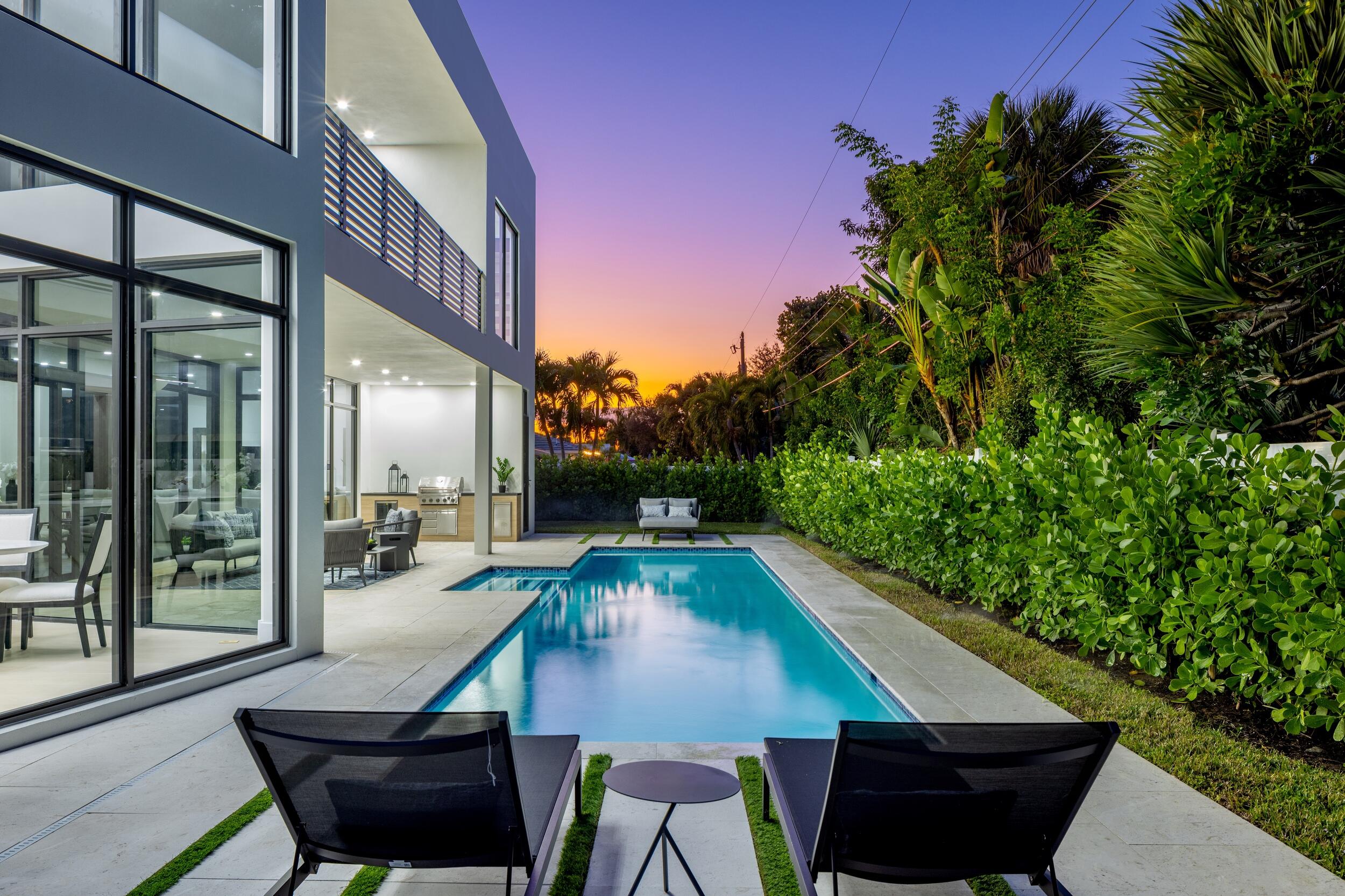 957 SW 12th Street