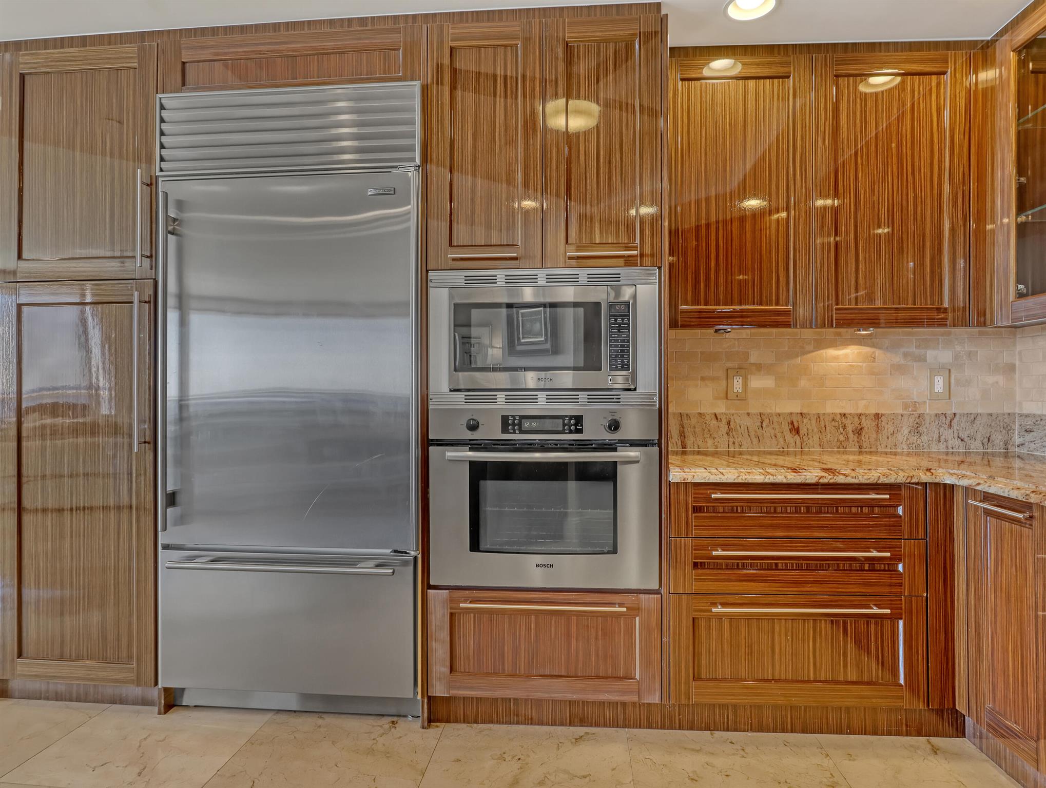 2700 N Ocean Drive 2105b