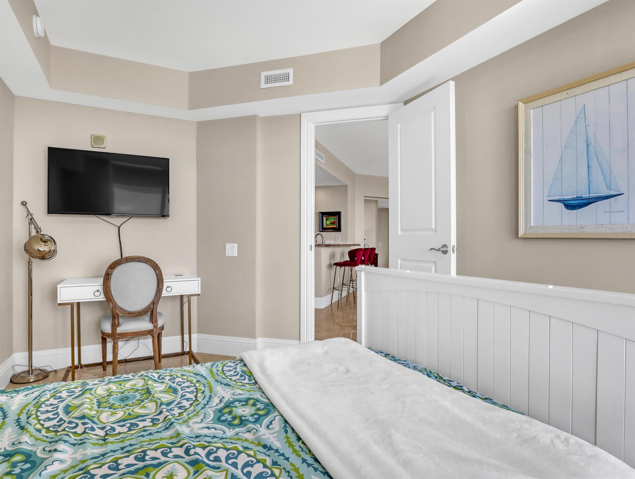 2700 N Ocean Drive 2105b