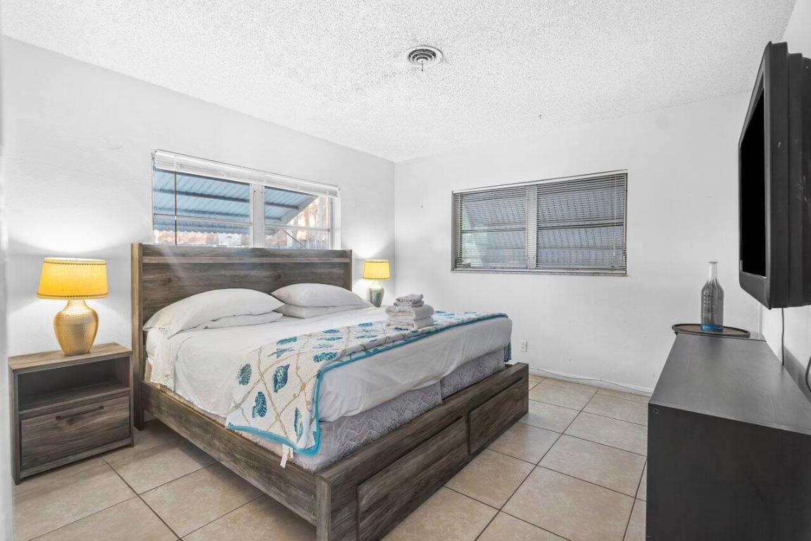 262 SE 9th Avenue 1-4