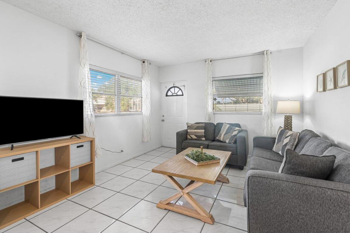 262 SE 9th Avenue 1-4