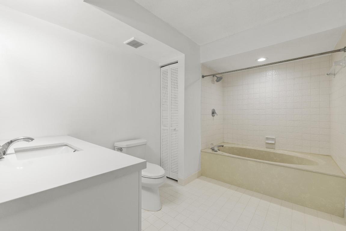 6670 Villa Sonrisa Drive 221