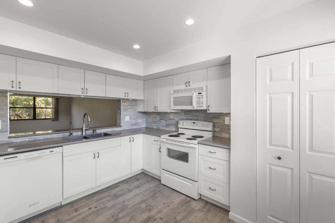 6670 Villa Sonrisa Drive 221