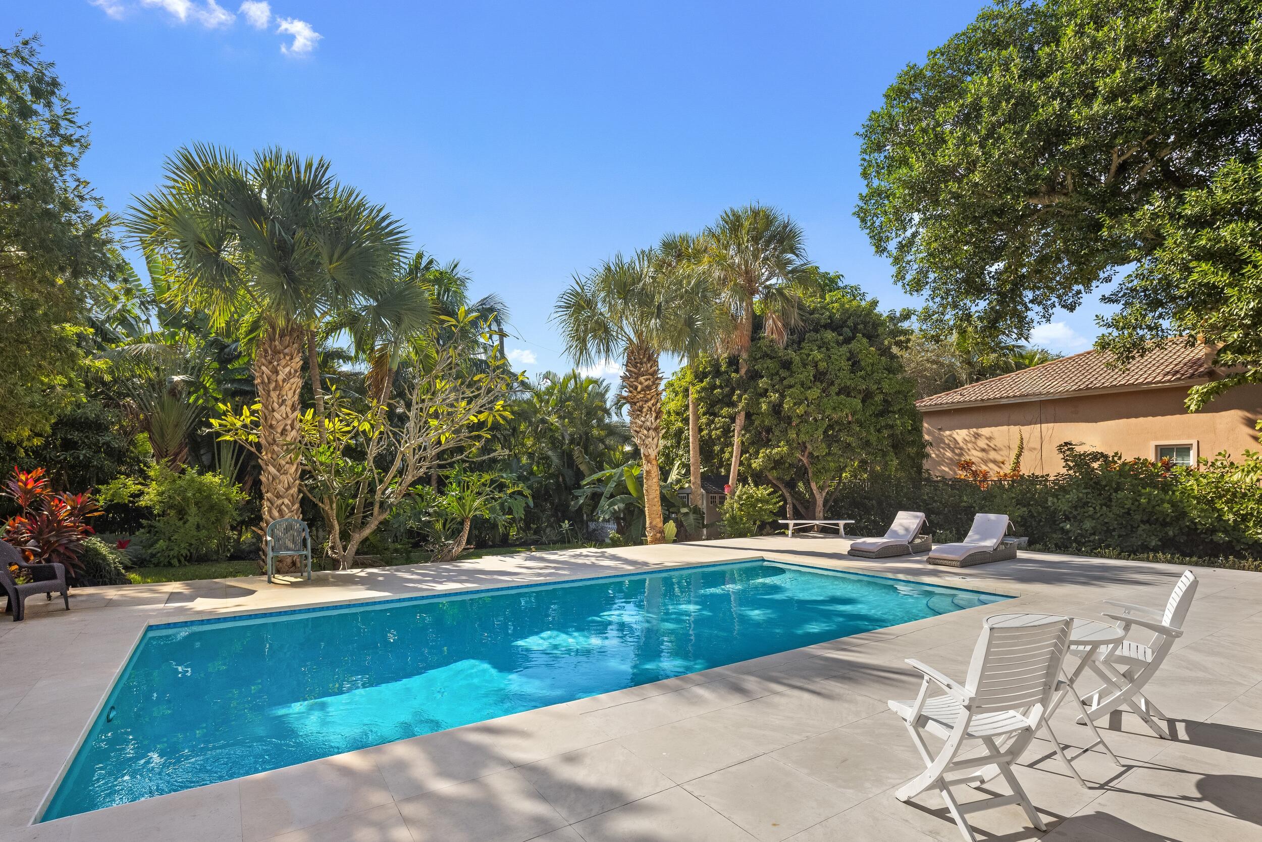 41 Coconut Lane
