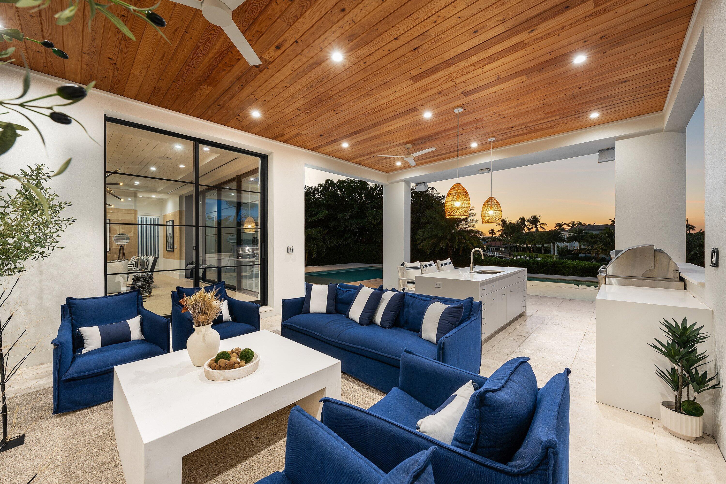 10 Harbour Drive S