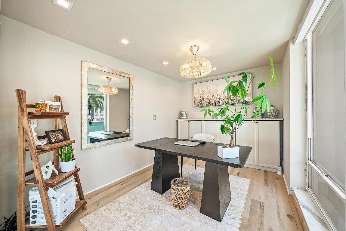 2100 S Ocean Lane 101