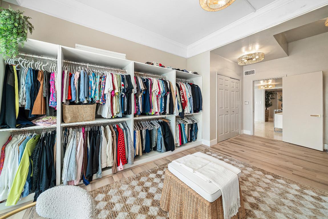 2100 S Ocean Lane 101