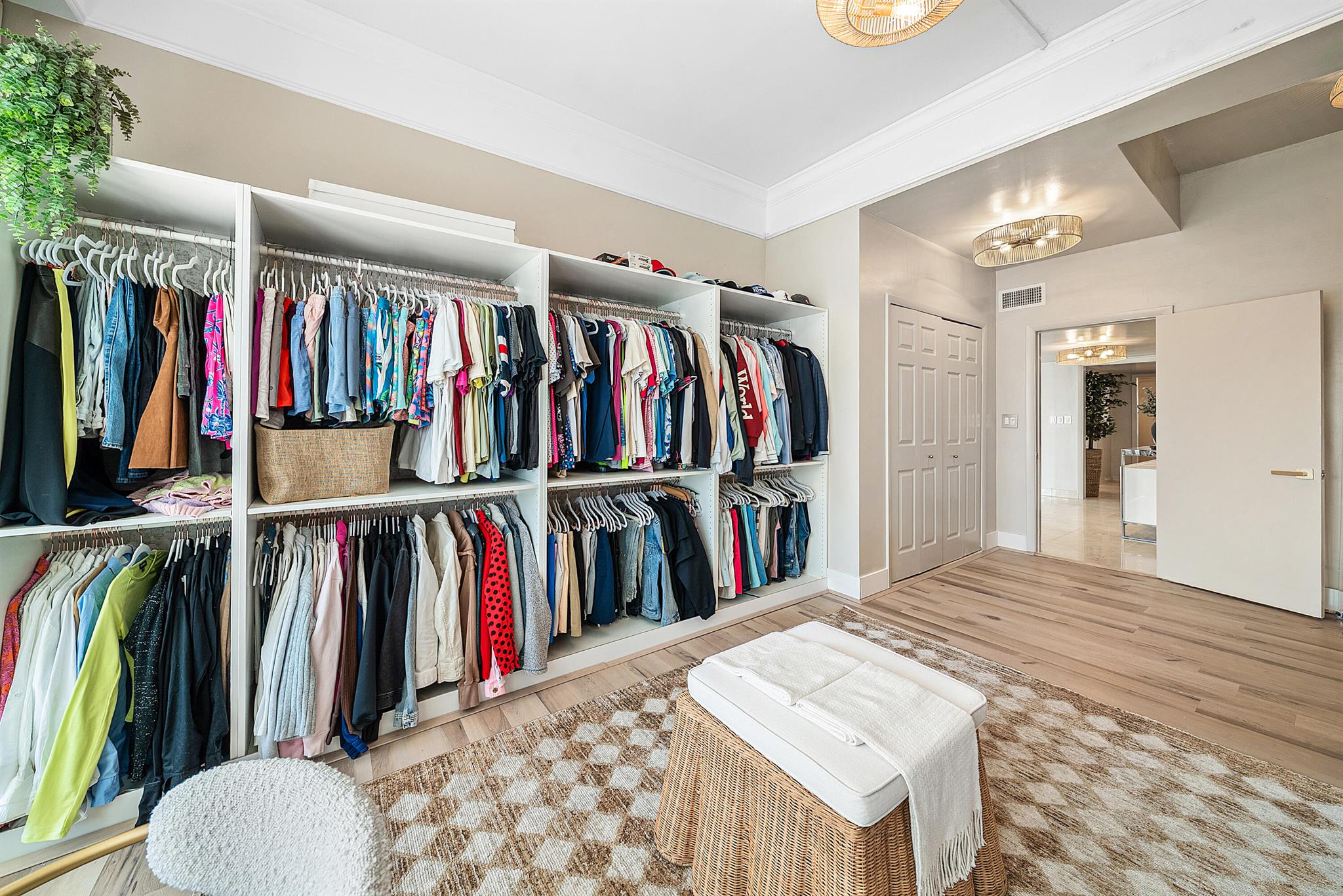 2100 S Ocean Lane 101