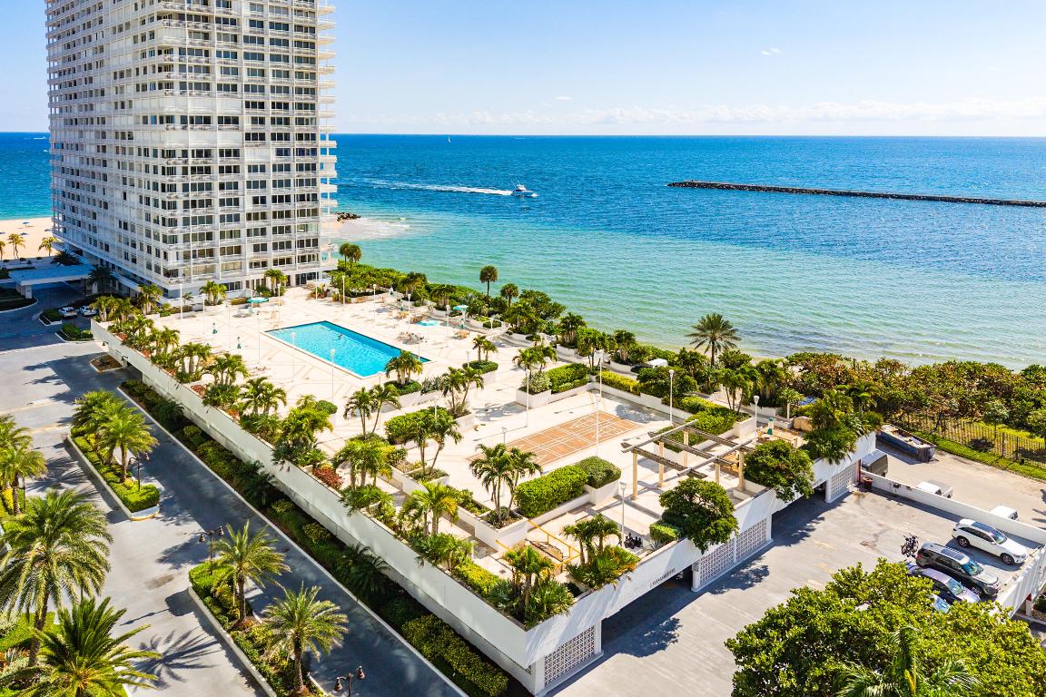 2100 S Ocean Lane 101