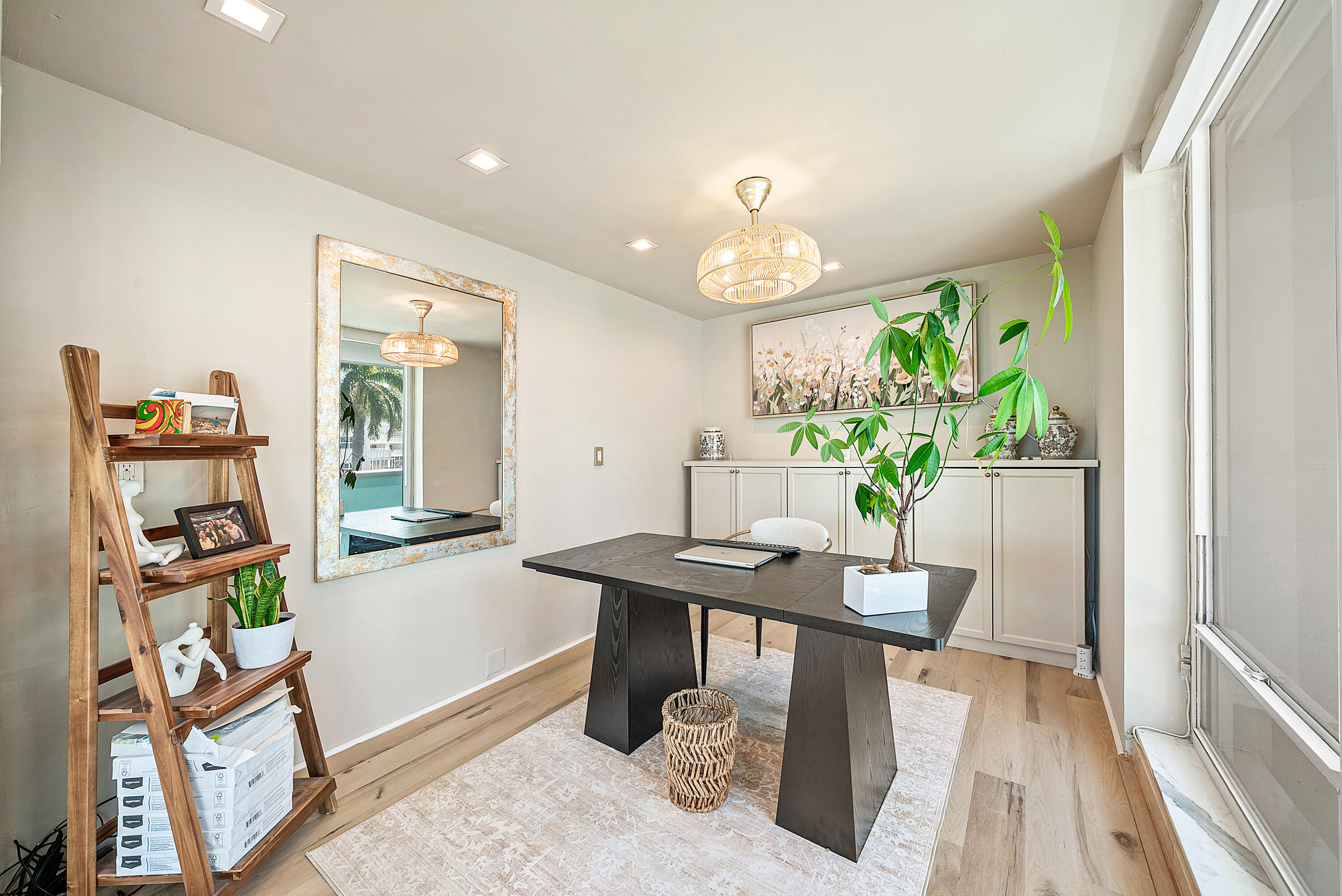 2100 S Ocean Lane 101