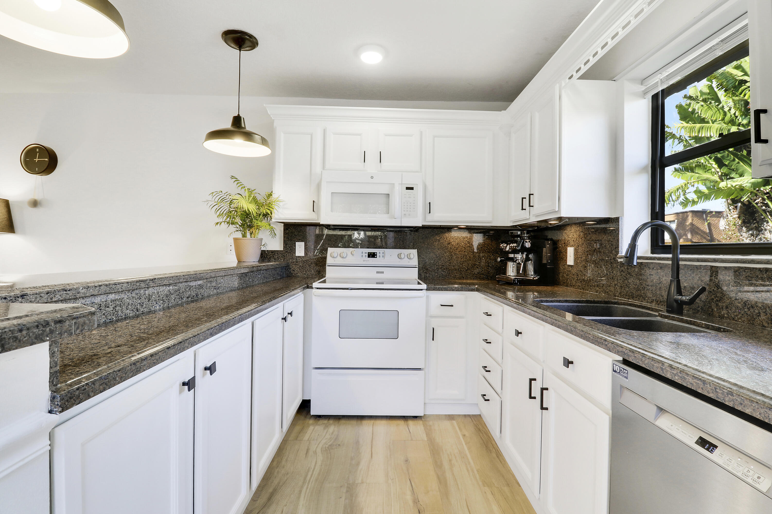 110 N Delaware Boulevard 16d