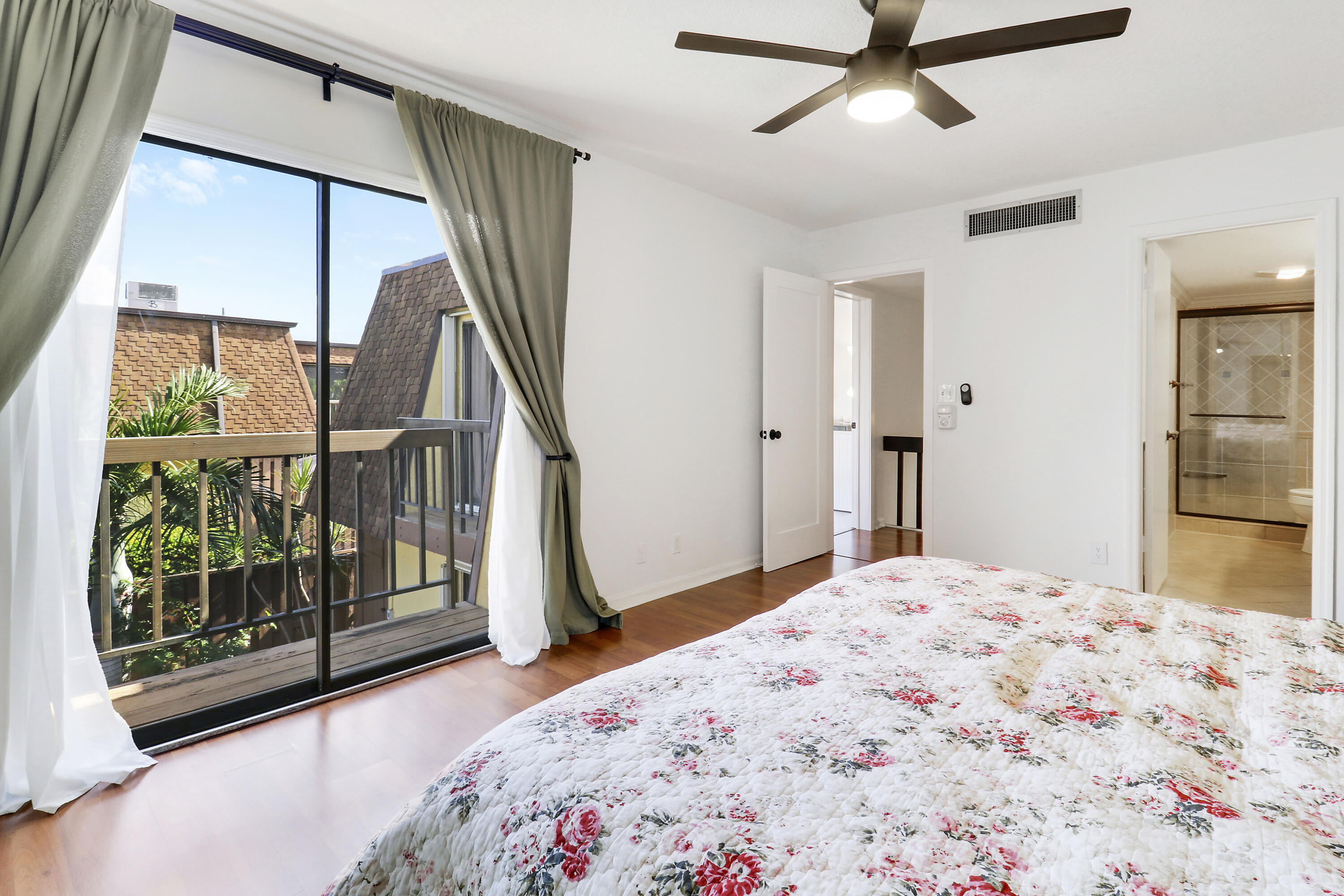 110 N Delaware Boulevard 16d