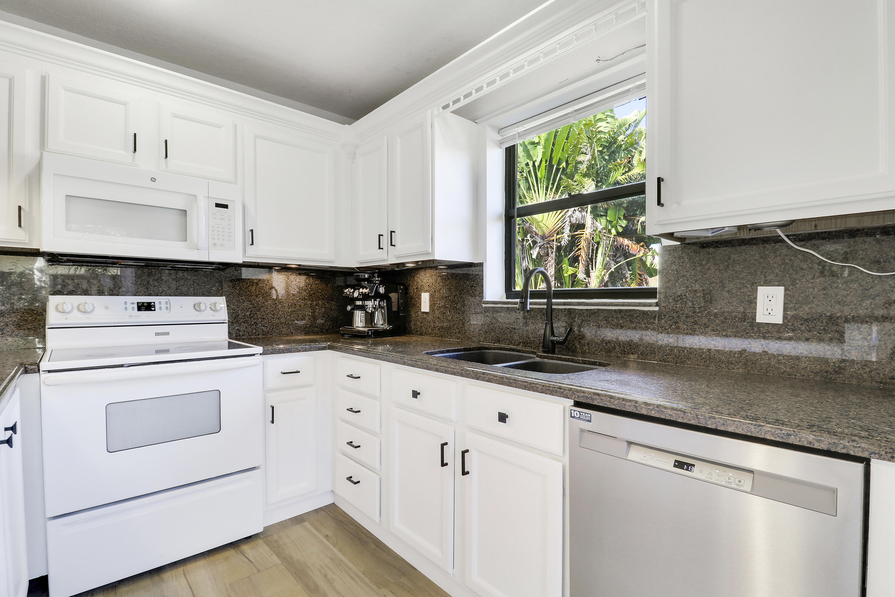 110 N Delaware Boulevard 16d