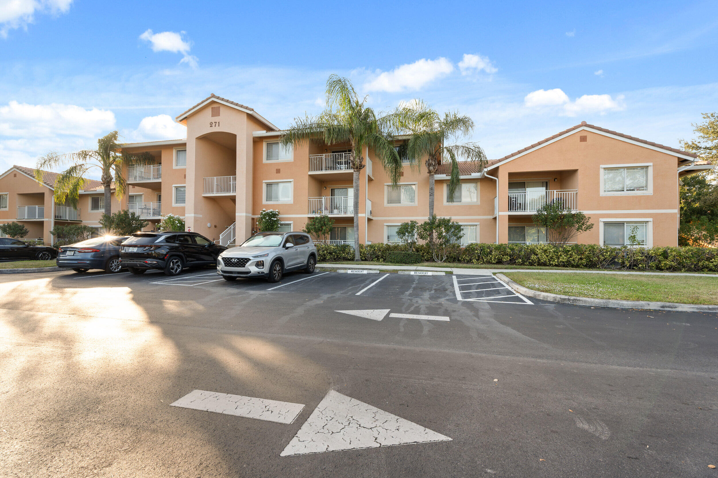 271 SW Palm Drive 304