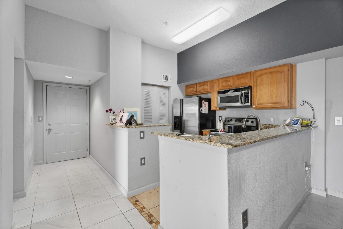 271 SW Palm Drive 304