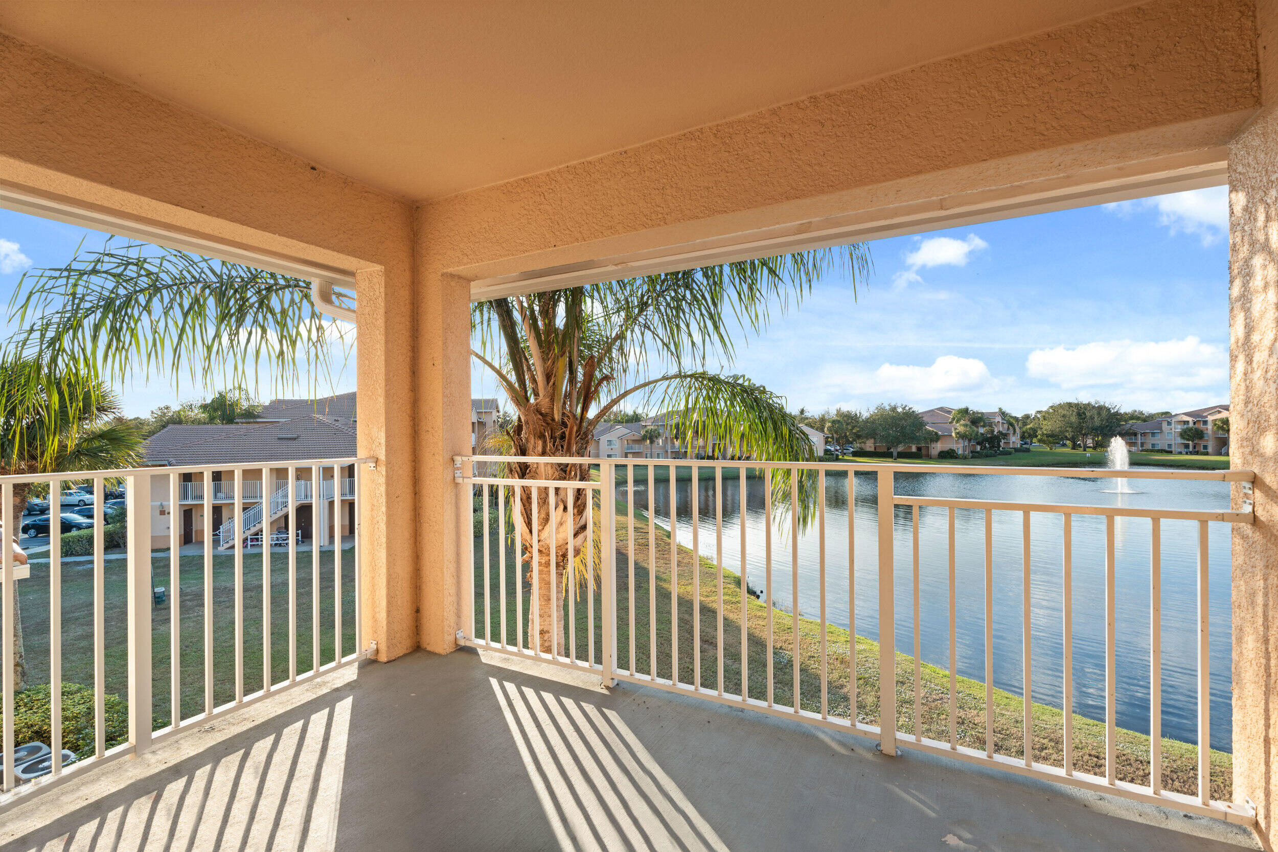 271 SW Palm Drive 304